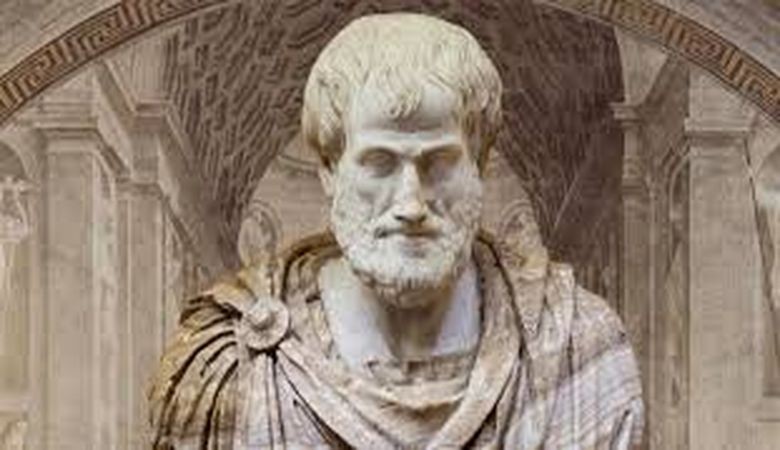 Аристотель: Адамды көзүнө мактоо – кошоматчылыктын белгиси