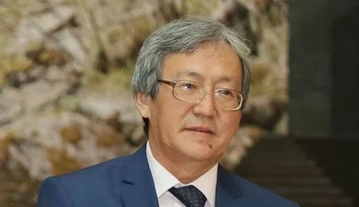 Бейшебай Усубалиев: Бетинде меңи бар апа жана бети кызыл апа